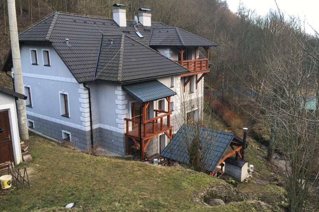 Villa Vykmanov Medenec エクステリア 写真